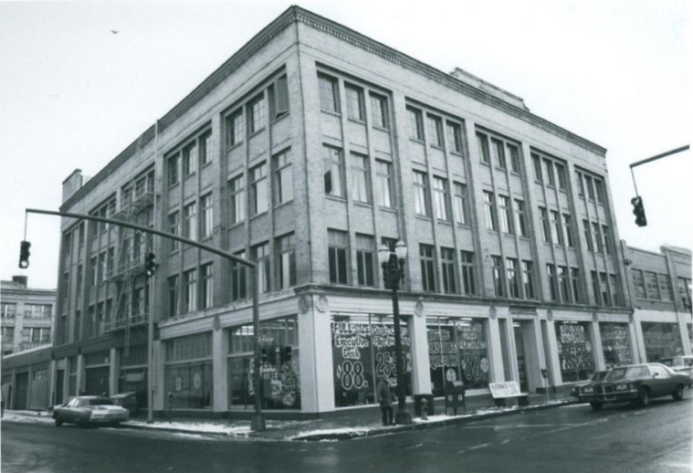 Roy-Burnett-Building-1981