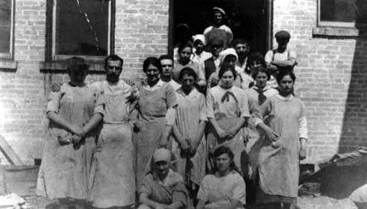 Galperns-Candy-Factory-Workers-1918